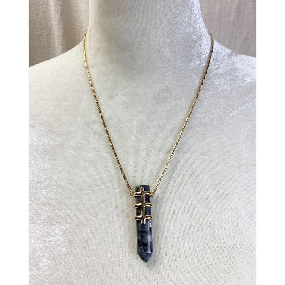 Stella & Dot || Gold Legend Pendant Necklace